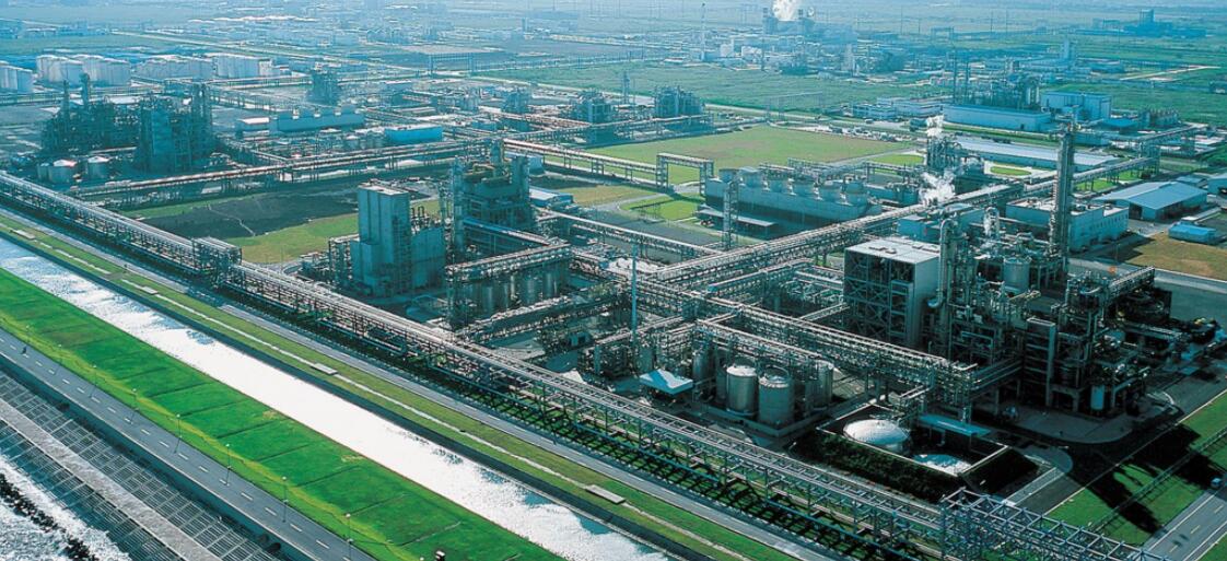 防腐電伴熱帶主要用于工業(yè)危險易燃易爆環(huán)境 防腐電伴熱帶主要用于工業(yè)危險易燃易爆環(huán)境